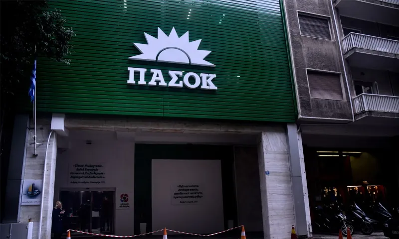 Εκλογές ΚΙΝΑΛ - ΠΑΣΟΚ: Τι σημαίνει η νίκη Ανδρουλάκη - Που ποντάρει ο Παπανδρέου
