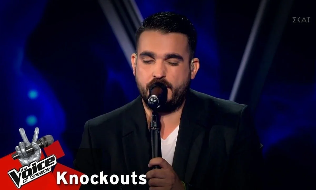The Voice Γιάννης Κάρκος: Ένας ολόσωστος τραγουδιστής αποχώρησε από το Voice την περασμένη Κυριακή. Ο λόγος για τον Γιάννη Κάρκο.