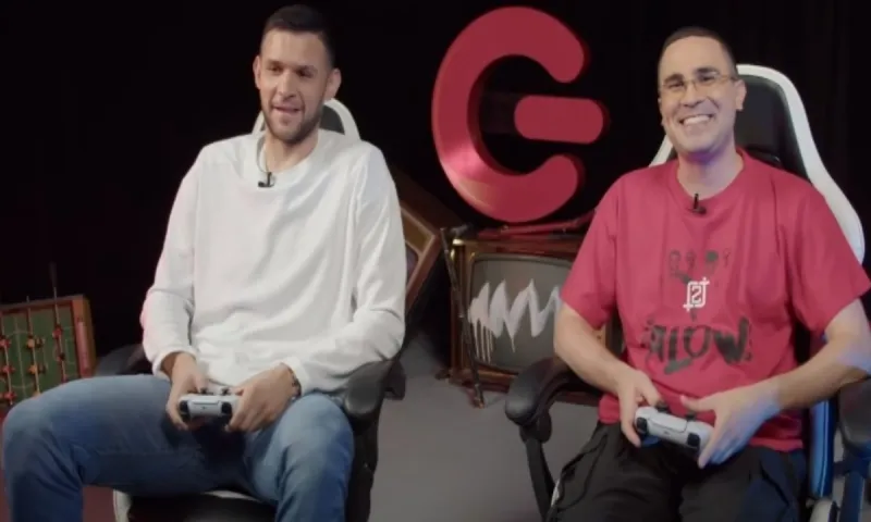 Gameplays with 2J VS Real Athlete: Ο Κώστας Παπανικολάου στο πιο "τρελό" ματς που έπαιξε ποτέ!
