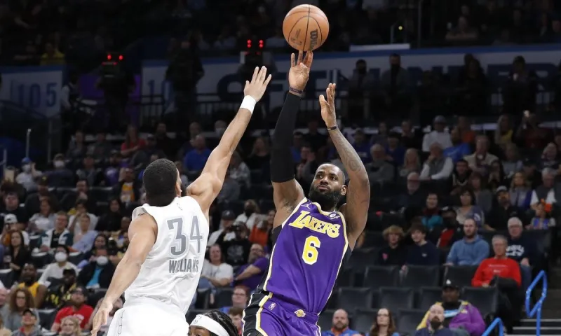 NBA Βαθμολογία – Αποτελέσματα: Εύκολο βράδυ για τους Σανς - Άνετα οι Λέικερς στην Οκλαχόμα!
