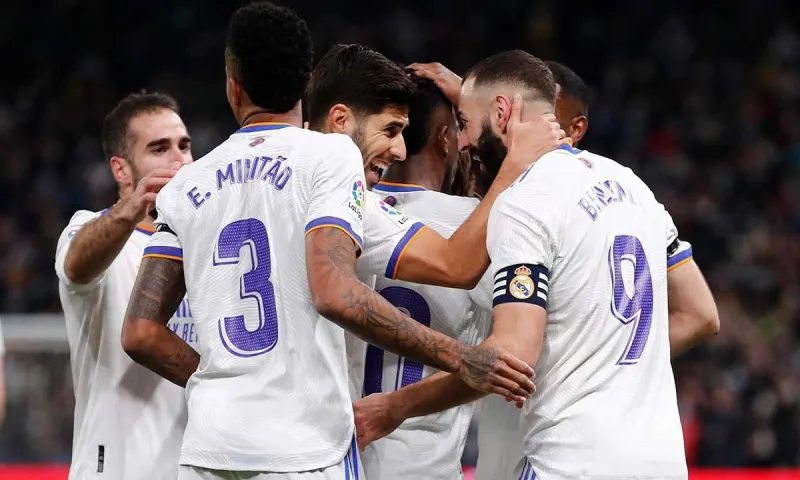 Ρεάλ Μαδρίτης - Ατλέτικο Μαδρίτης 2-0: «Βασιλική» νίκη και φουλ για τίτλο