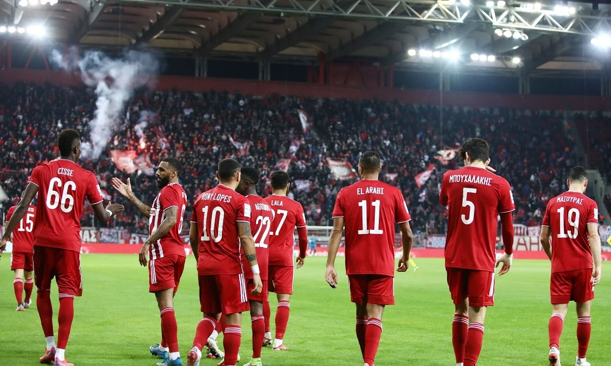 Ο Ολυμπιακός πέτυχε μια ιστορική νίκη κόντρα στον Άρη, με τον Ρόνι Λόπες να ξεχωρίζει, αλλά ο προβληματισμός παραμένει.