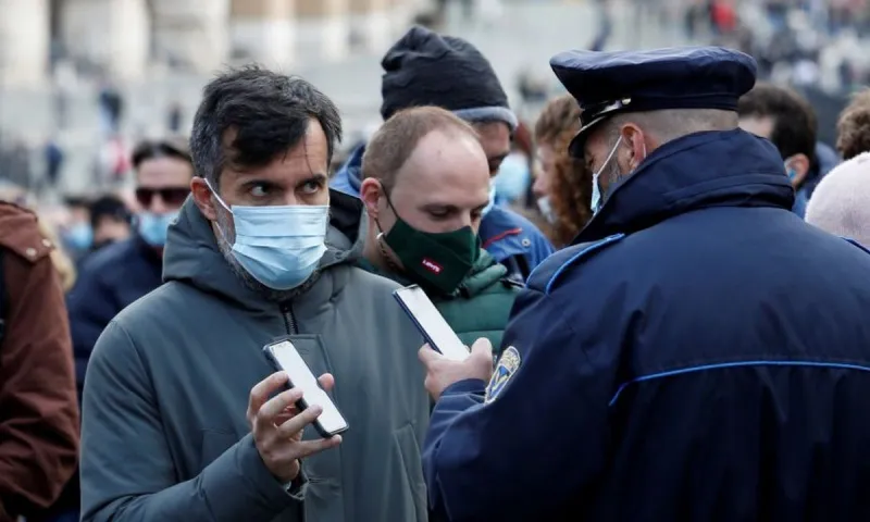 Κορονοϊός: Υποχρεωτικός εμβολιασμός στα σώματα ασφαλείας