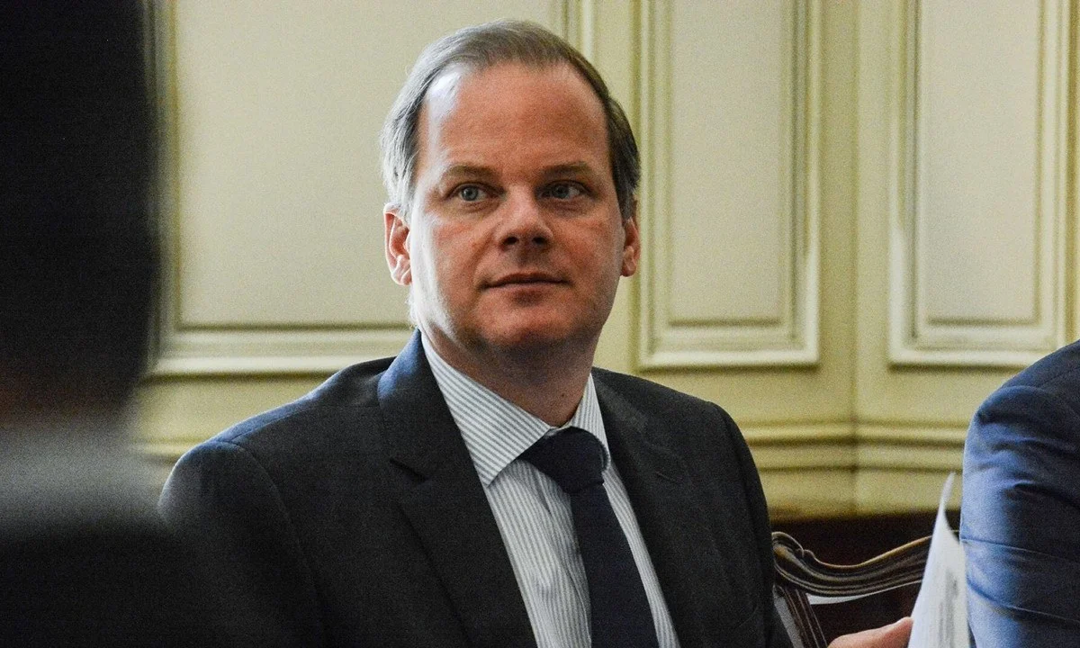 Ο Καραμανλής διαφημίζει την επέκταση του ΜΕΤΡΟ αντί να αυξήσει τα δρομολόγια στα ΜΜΜ λόγω Κορονοϊού