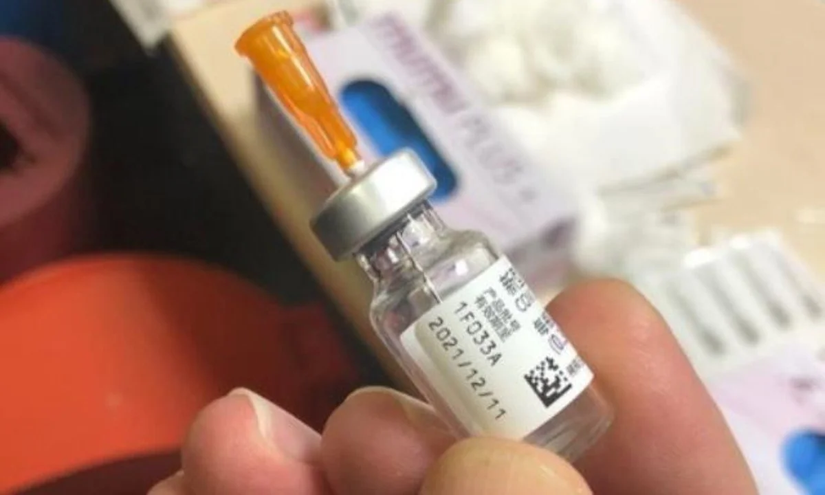 Σάλος έχει ξεσπάσει στην Τουρκία καθώς διαπιστώθηκε ότι για τον κορονοϊό χορηγούνται σκευάσματα των οποίων η ημερομηνία έχει λήξει!