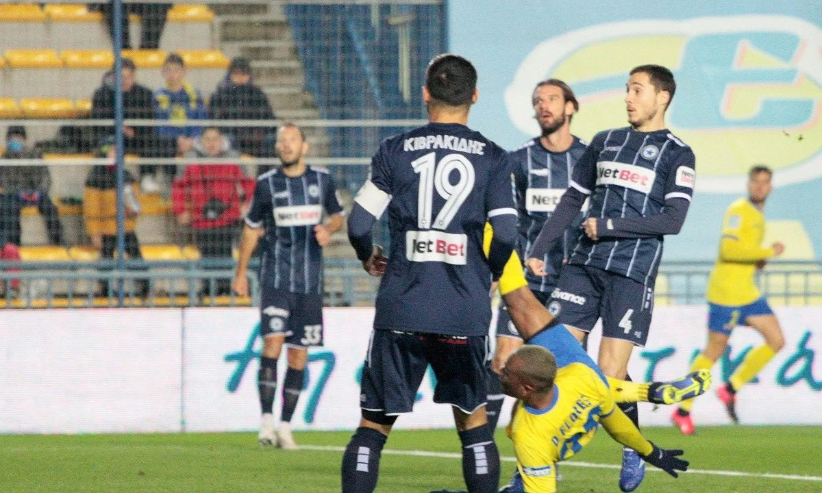Βαθμολογία Super League: Ο Παναιτωλικός επικράτησε 2-1 του Ατρομήτου, σε ένα πολύ σημαντικό τρίποντο στην υπόθεση παραμονή.