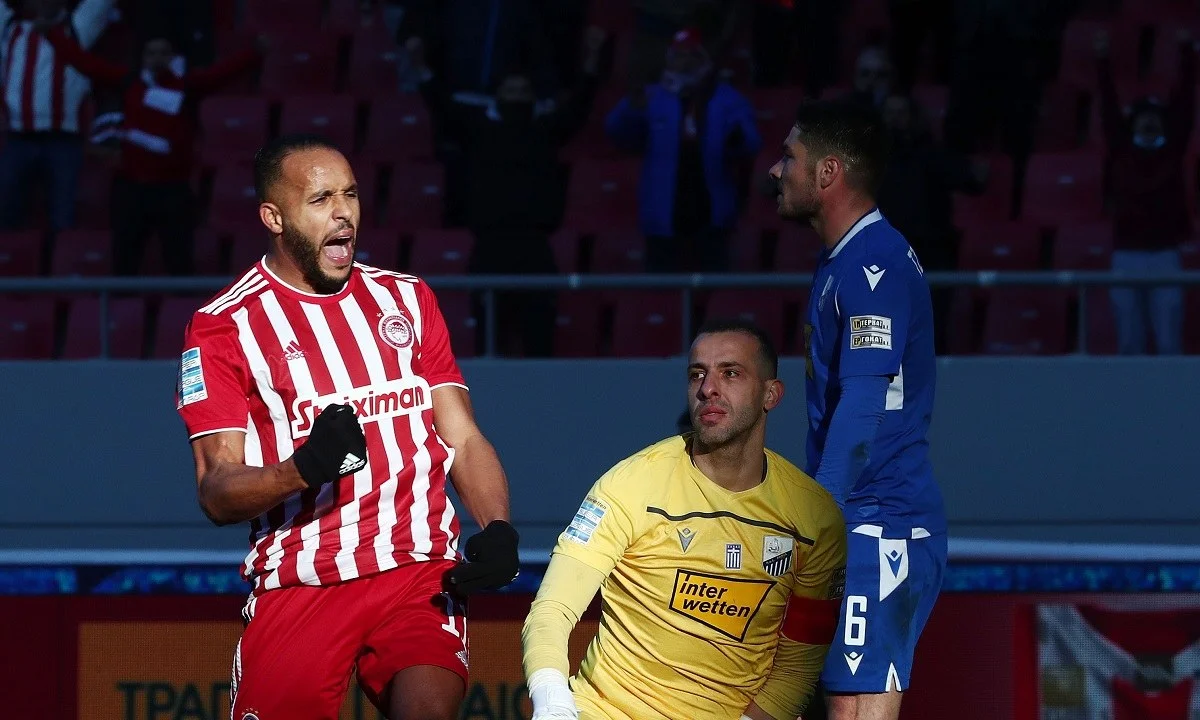 Ολυμπιακός - Λαμία 1-0: Η 10η σερί νίκη πρωταθλήματος είχε την υπογραφή του Γιουσέφ Ελ Αραμπί, με τον Μπόγιαν Σαράνοφ να ήταν αυτός που πάλεψε να βάλει ένα τέλος.