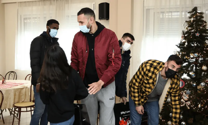 Ο Παναθηναϊκός και ο Ολυμπιακός πρέπει να είναι μπροστάρηδες, όχι απόντες