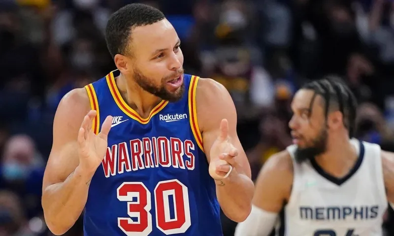 NBA Βαθμολογία - Αποτελέσματα: 46άρα ο Κάρι - Οι Σπερς «ισοπέδωσαν» τους Λέικερς!