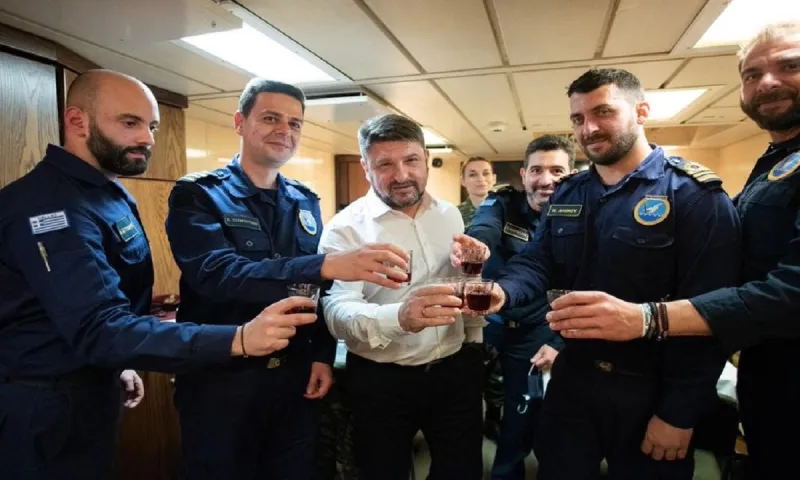 Kαστελόριζο: Ενώ ο Ακάρ απειλούσε οι Έλληνες έπιναν κρασάκι στην πυραυλάκατο Γρηγορόπουλος