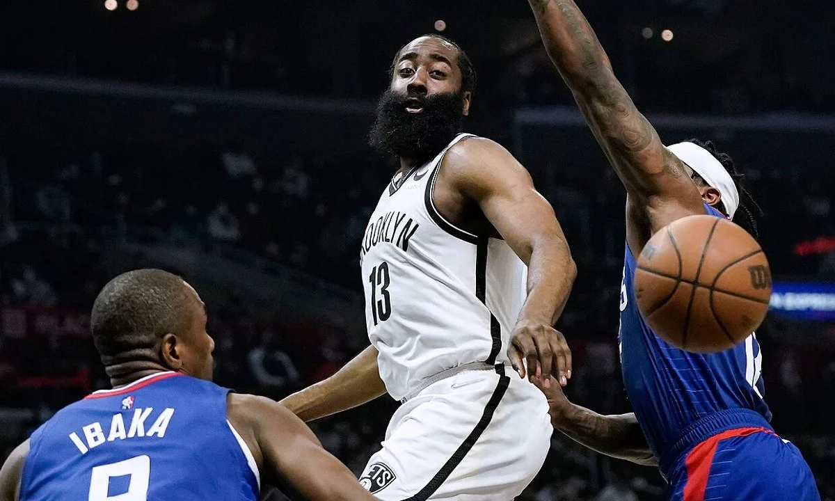 Το τελευταίο παιχνίδι της βραδιάς στο NBA είχε την υπογραφή του Τζέιμς Χάρντεν, ο οποίος οδήγησε τους Νετς σε μεγάλη νίκη επί των Κλίπερς.