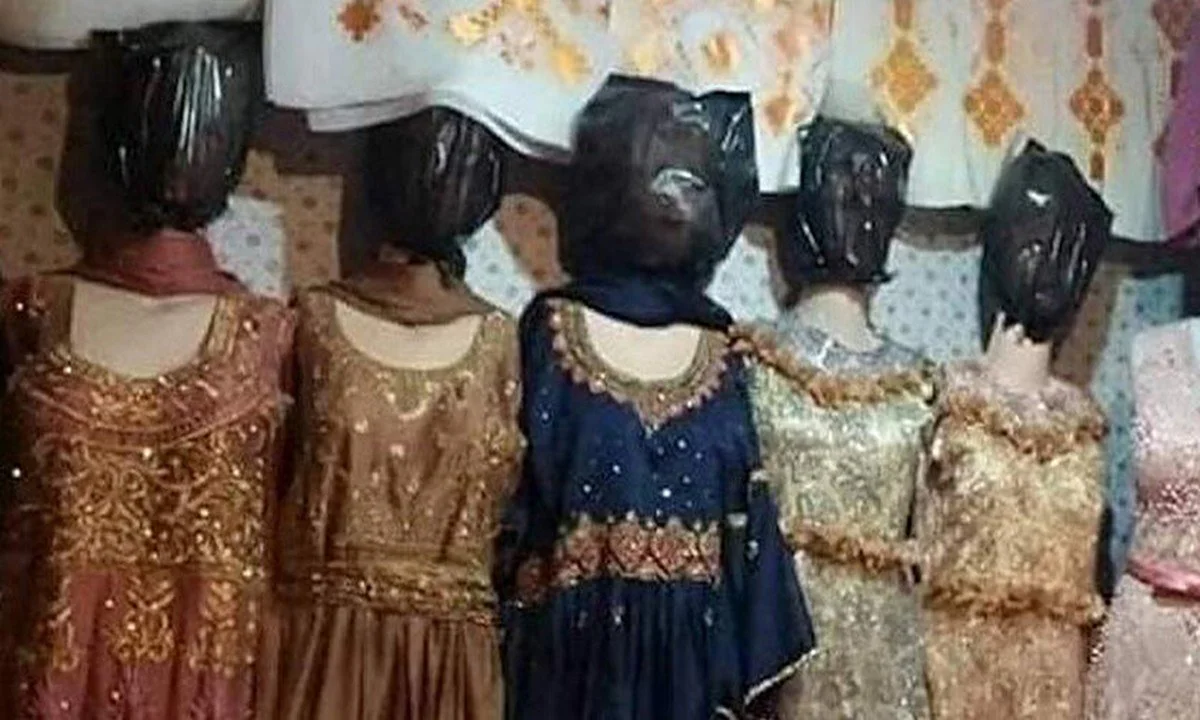 Καλυμμένα πρόσωπα από κούκλες, εξαιτίας της απόφασης των Ταλιμπάν στο Αφγανιστάν