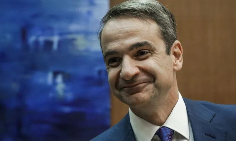 Με ποια λογική ο Κυριάκος Μητσοτάκης δεν απομακρύνει τον υβριστή της Υπεραγίας Θεοτόκου;