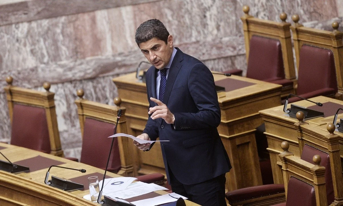 Σε Εισαγγελία, ΕΓΟ, ΕΟΕ και Υπουργείο Παιδείας απέστειλε ο Λευτέρης Αυγενάκης τις καταγγελίες. Δείτε αναλυτικά.