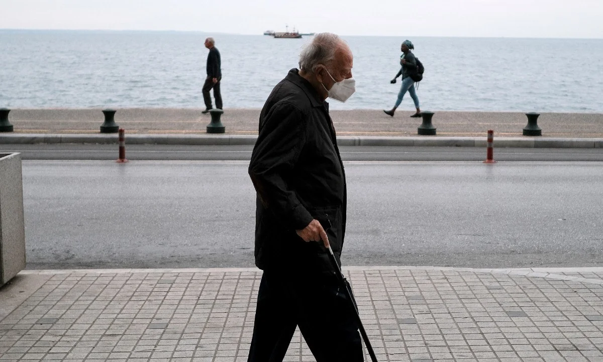 Κορονοϊός: Ρεπορτάζ του Mega οποίο μας ενημερώνει σε πόση ώρα κολλάει κάποιος Covid-19 από την παραλλαγή Όμικρον αν φορά ή δεν φορά μάσκα.