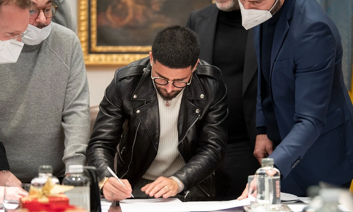 Το Τορόντο γνωστοποίησε και με επίσημη ανακοίνωσή του πλέον την απόκτηση του Λορέντζο Ινσίνιε από την Νάπολι.