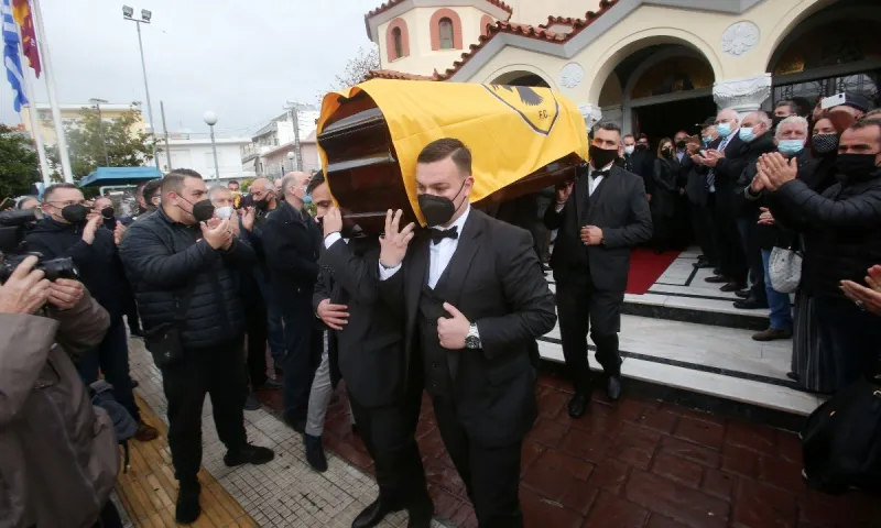 Ο κυρ Στέλιος τους ένωσε στο φευγιό του (pics-vids)