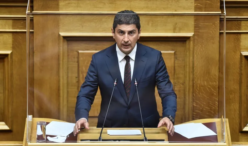 Στίβος: Η Αναγέννηση παίζει πολιτικά παιχνίδια στην πλάτη των Σωματείων