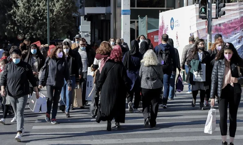 Κορονοϊός: Μαύρο ρεκόρ με 60.000 κρούσματα - Οι σκέψεις για τα γήπεδα - Πότε επιστρέφει η μουσική στην εστίαση!