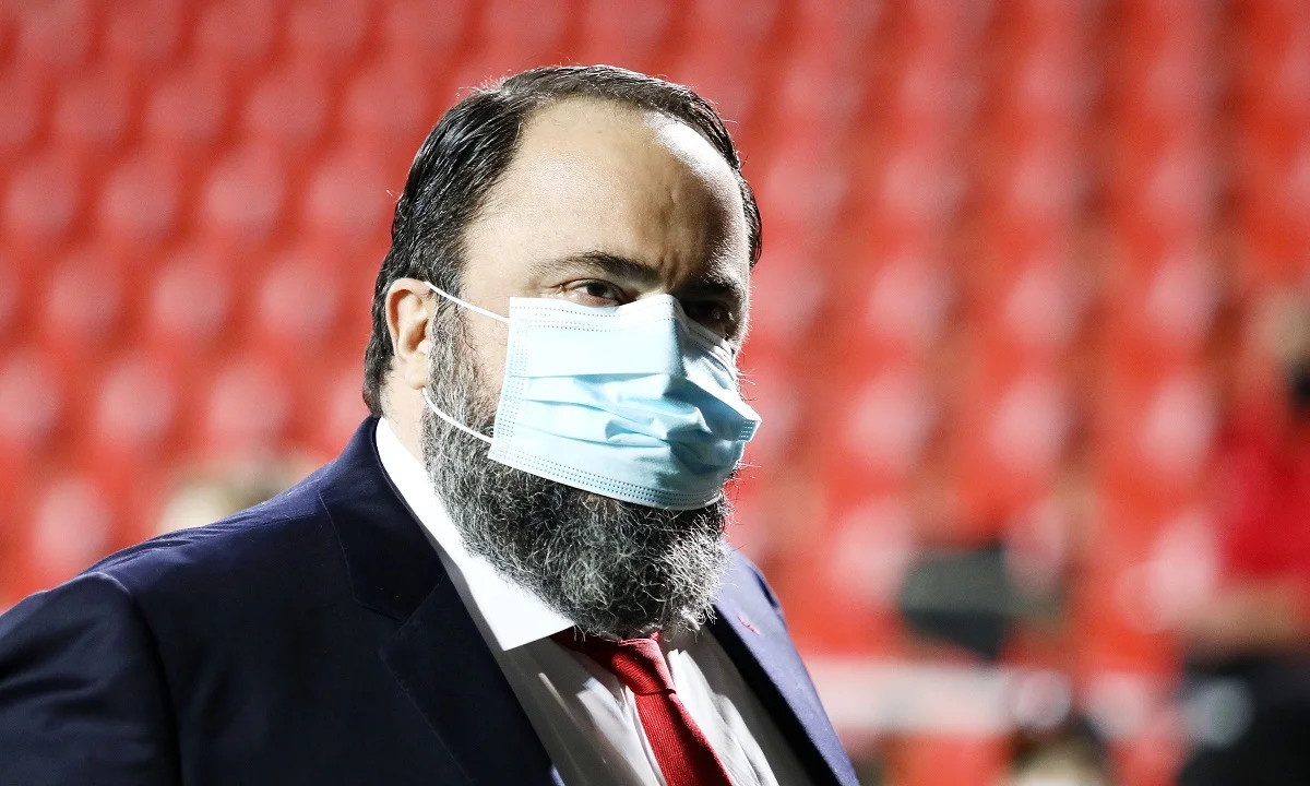 Ο Ολυμπιακός προετοιμάζεται για το ντέρμπι με τον Παναθηναϊκό, έχοντας απουσίες και ο Βαγγέλης Μαρινάκης πήγε στο Ρέντη, όπου μίλησε με παίκτες και τον Πέδρο Μαρτίνς.
