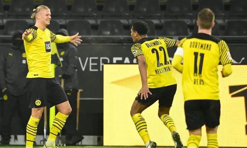 Bundesliga: Σε απόσταση βολής από την κορυφή η πεντάστερη Ντόρτμουντ - Η βαθμολογία