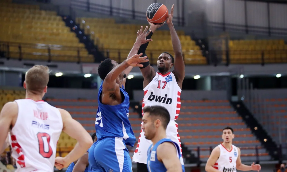 Βαθμολογία Basket League: Τρία ματς είχαμε το Σάββατο (15/1) στην Basket League και σε όλα νικητές ήταν οι γηπεδούχοι. Πρώτος ο Ολυμπιακός.