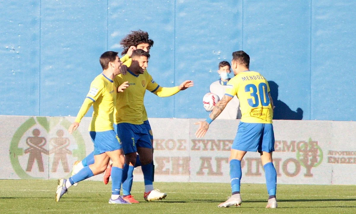 Παναιτωλικός - Ολυμπιακός 2-1: Ο Νίκος Καρέλης έβαλε την υπογραφή του στη νίκη με ανατροπή που πέτυχε ο Παναιτωλικός κόντρα στον Ολυμπιακό, στην πρώτη τους κόντρα για τα προημιτελικά του κυπέλλου.