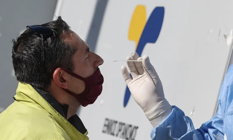Κορονοϊός: Με ποιo τεστ είμαστε ασφαλείς για να βγούμε από καραντίνα