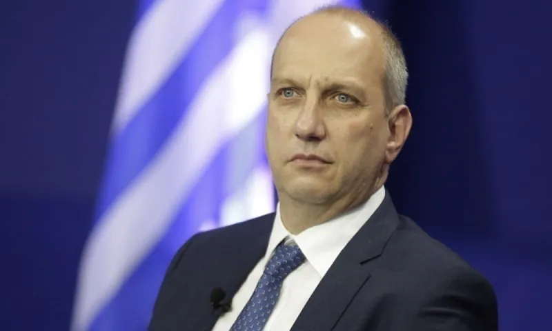 Γιάννης Οικονόμου: Ωμός εκβιασμός και προς εμβολιασμένους - «Θα χάσουν τα προνόμια τους» όσοι δεν κάνουν 3η δόση!