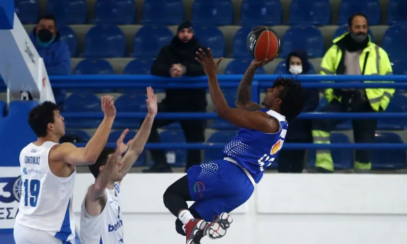 Ιωνικός- Λάρισα 84-89: Η ματσάρα είχε διαιτησία για κλάματα
