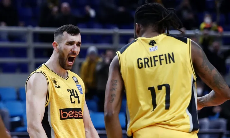 ΑΕΚ- ΠΑΟΚ 72-67: Η τρέλα δεν έχει όρια