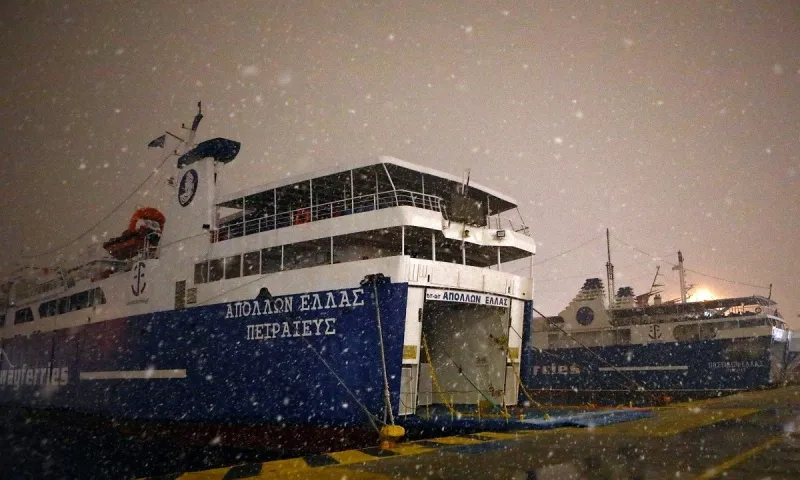 Προσοχή δεν φεύγουν πλοία από Πειραιά, Ραφήνα και Λαύριο