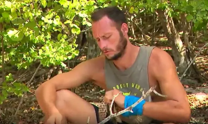 Survivor: Ο Κατσαούνης σκίζει το γράμμα της Μυριέλλας - «Με εκμεταλλεύτηκε» (vid)