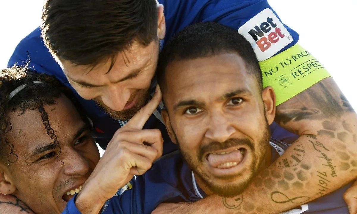 ΠΑΣ Γιάννινα - Απόλλων Σμύρνης 2-0: Με γκολ των Πίρσμαν στο 26' και Εραμούσπε στο 79' με πέναλτι οι Γιαννιώτες πανηγύρισαν την 8η νίκη τους.
