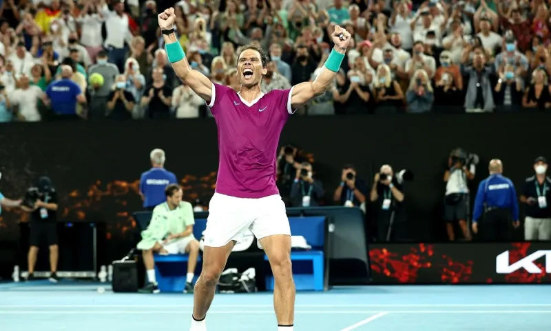 Australia Open: Ο Ναδάλ κέρδισε, άρχισε το ποδήλατο και «τρέλανε» τη Σάκκαρη (pic)