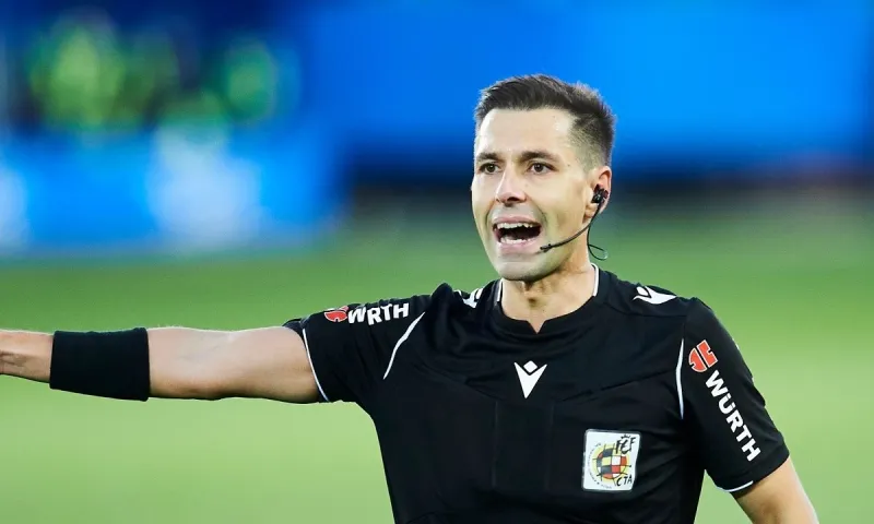 Super League 1 (Διαιτητές 21η αγωνιστική): Ο Ισπανός Βέγκα στο Άρης  - ΑΕΚ, ο Γκάμαρης στο «Καραϊσκάκης»!