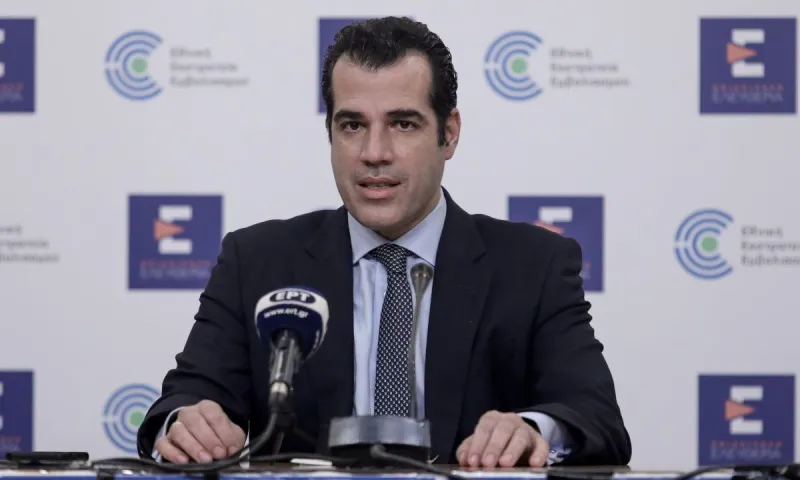 Θάνος Πλεύρης : Ανατροπή με τον υποχρεωτικό εμβολιασμό των υγειονομικών;