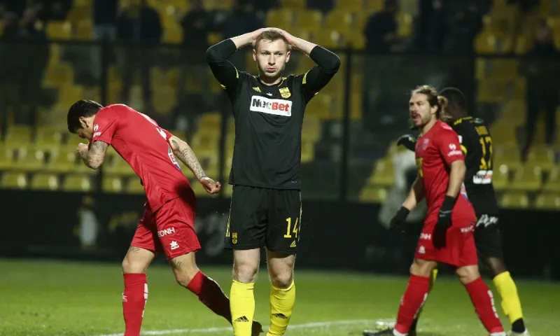 Άρης - Βόλος 0-2: Περάστε κόσμε, μόνο για ντέρμπι το «Βικελίδης»!