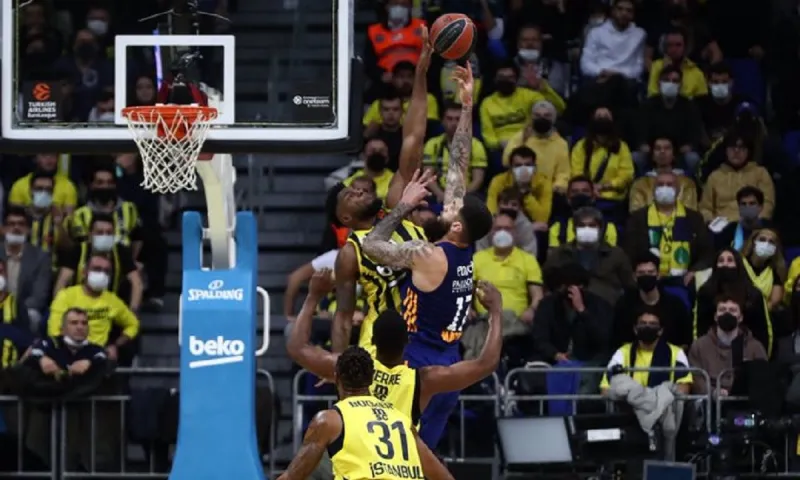 Βαθμολογία Euroleague: Η Φενέρμπαχτσε απειλεί τον Ολυμπιακό