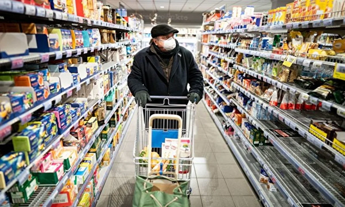 Αντί να μειωθεί η φορολογία σε καύσιμα και ΦΠΑ, η κυβέρνηση σκέφτεται να ακολουθήσει τακτικές με κουπόνια που θυμίζουν... ΕΣΣΔ.