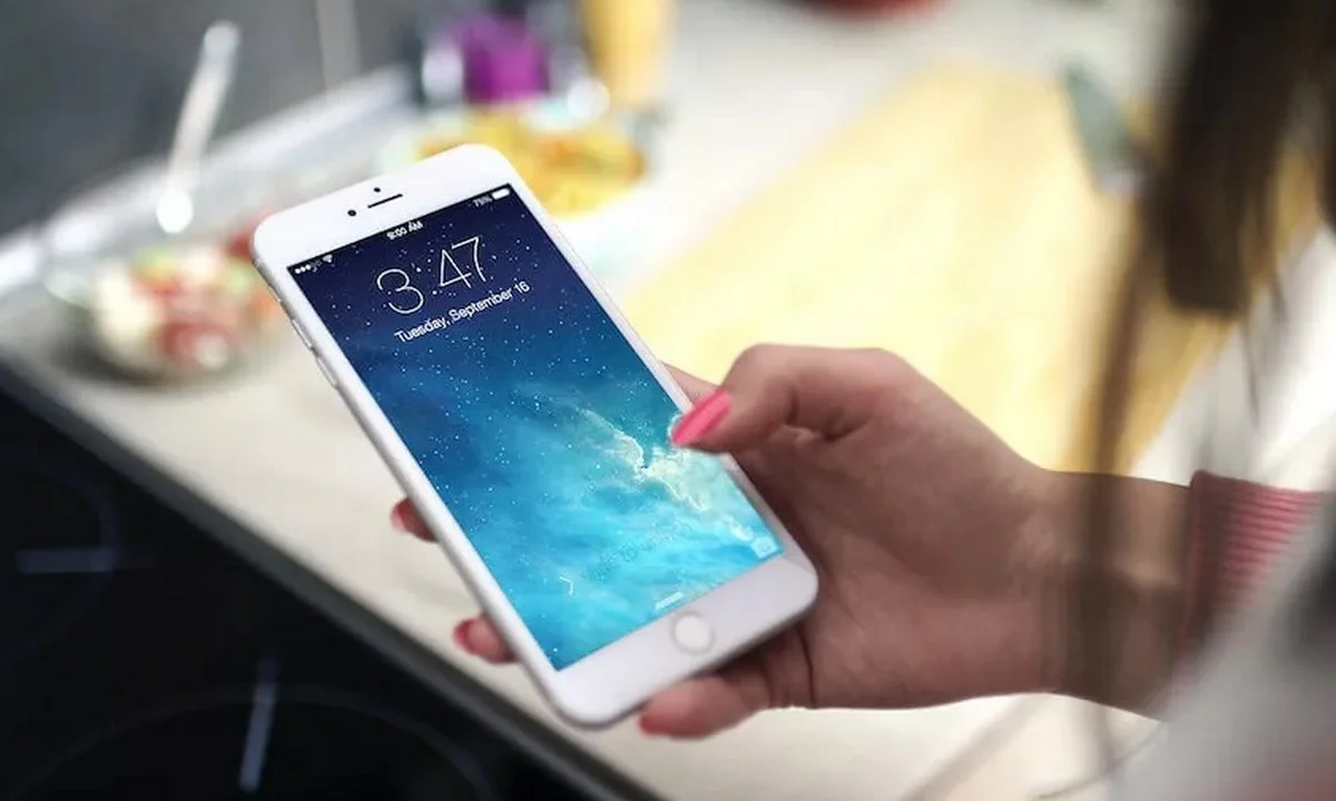 Η Apple μετατρέπει τα κινητά σε τερματικά για ανέπαφες συναλλαγές
