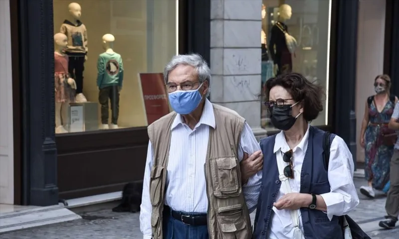Τέλος οι μάσκες στους εξωτερικούς χώρους - Πότε αναμένεται το μέτρο!