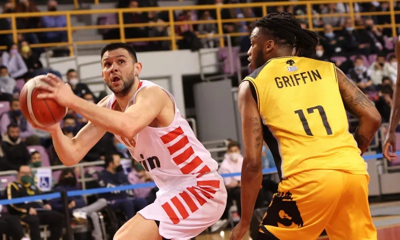 Ολυμπιακός- ΑΕΚ 76-70: Ο ρεαλισμός νίκησε τον ηρωισμό