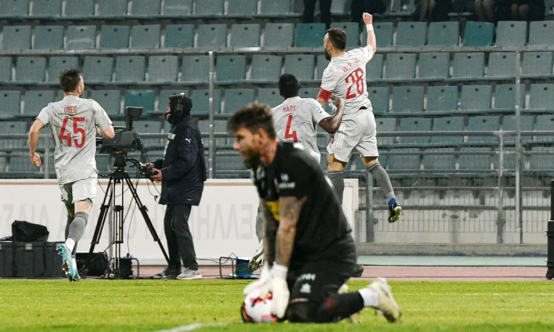 Βαθμολογία Super League: Ψάξτε τον δεύτερο, «μάζεψε» τη διαφορά από ΠΑΟΚ η ΑΕΚ, εκτός εξάδας ο Άρης! (vids)