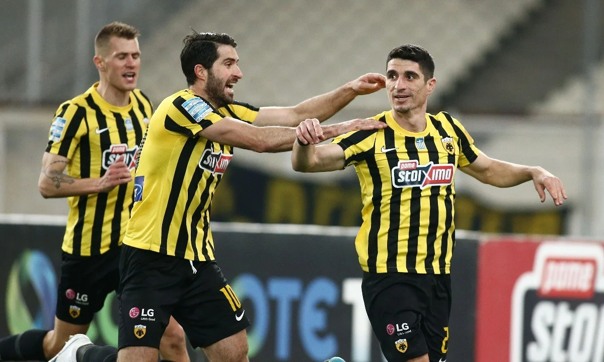 Ο Μάνταλος πανηγυρίζει το 1-0