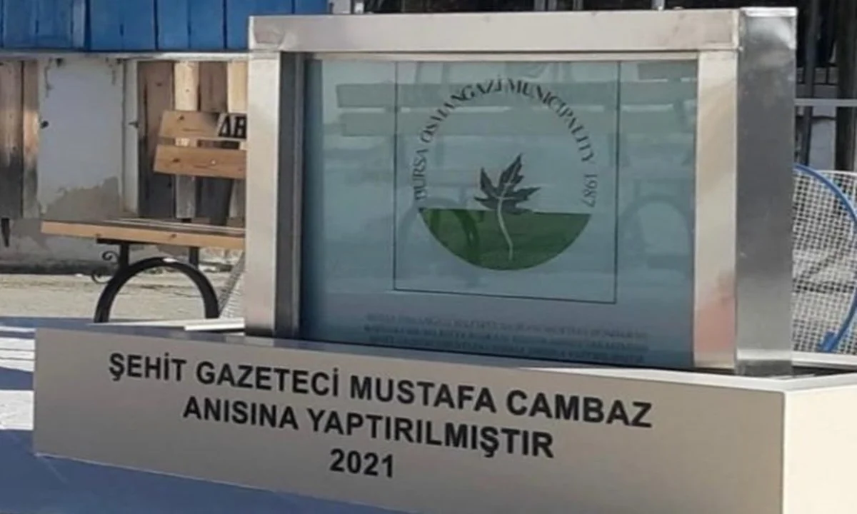 Μνημείο στη τουρκική γλώσσα υπέρ πεσόντα για το ερντογανικό καθεστώς, στήθηκε στη Ροδόπη. Ερώτηση στη Βουλή κατέθεσε ο Κώστας Μπογδάνος.