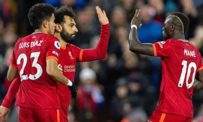 Premier League: Εύκολα στο -3 η Λίβερπουλ, ήττα για Τότεναμ