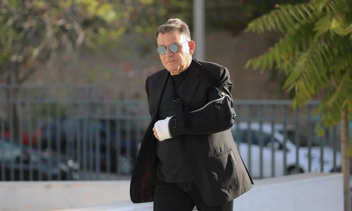 Ο Αλέξης Κούγιας αναρωτιέται αν όντως ο Μαρκ Κλάτενμπεργκ ασχολείται με τους ορισμούς των διαιτητών της Super League 2!