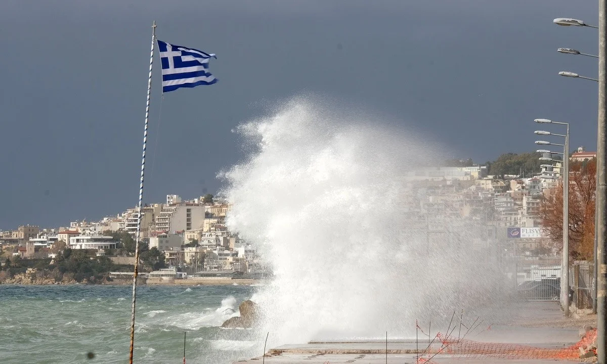 Καιρός - Κακοκαιρία: Ξεκίνησε η επέλαση της «Μπιάνκα» με έντονα καιρικά φαινόμενα σε πολλές περιοχές της χώρας.