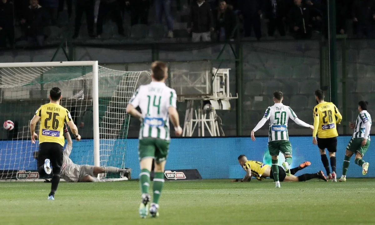 Βαθμολογία Super League: Στο +13 ο Ολυμπιακός μετατρέπει σε τυπική διαδικασία τα play off όσον αφορά στην ανάδειξη του πρωταθλητή. Διέσυρε την ΑΕΚ ο Παναθηναϊκός και πλέον ασχολείται με το ευρωπαϊκό εισιτήριο, αφού η εξάδα «κλείδωσε». Αλλο Ευρώπη, άλλο…